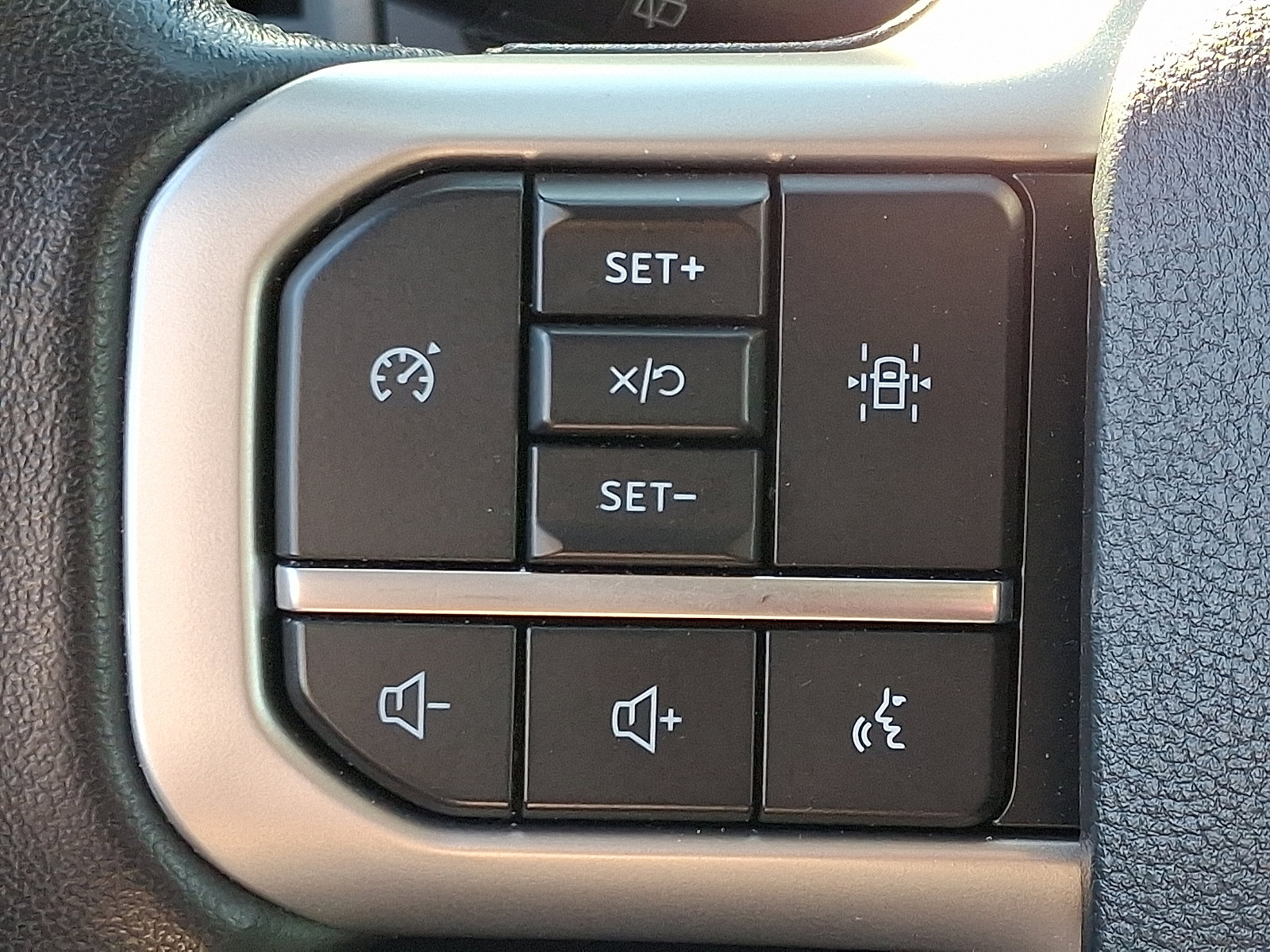 Used 2024 Ford Expedition Max XLT image 24