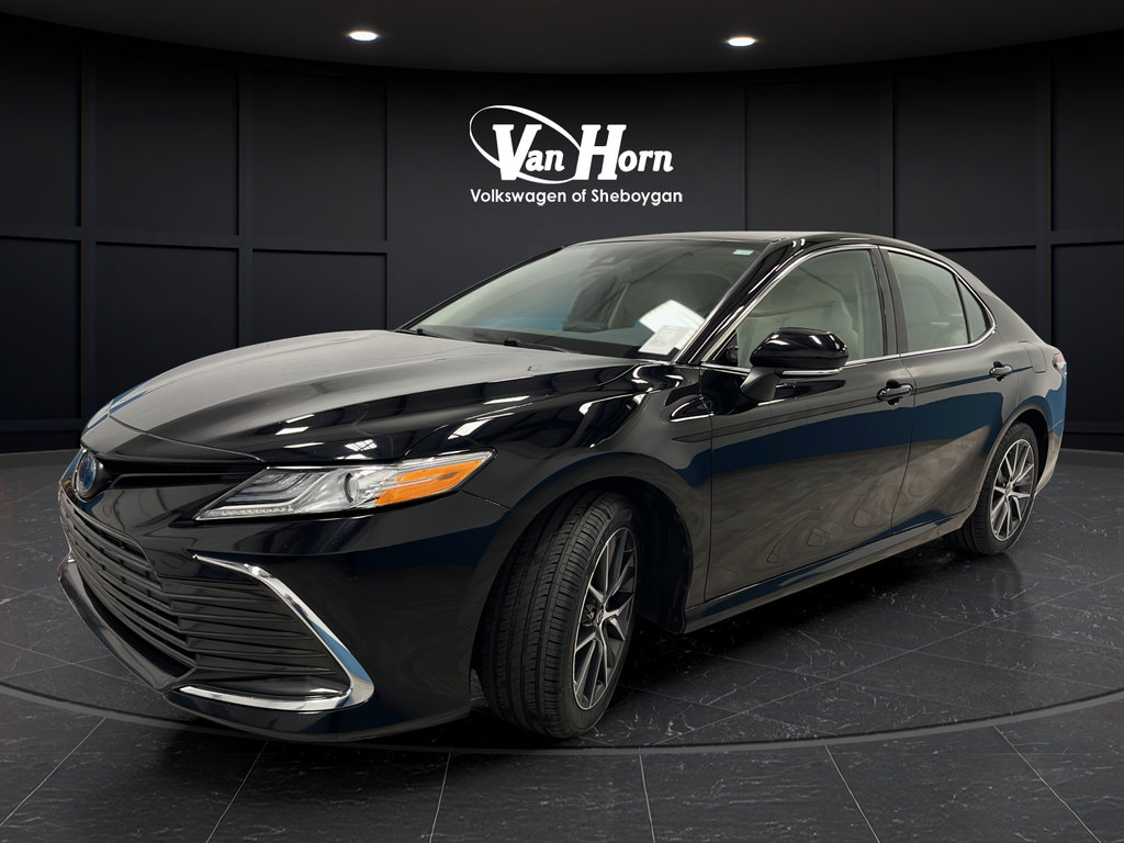 Used 2023 Toyota Camry XLE w/ Cold Weather Package FWD image 3