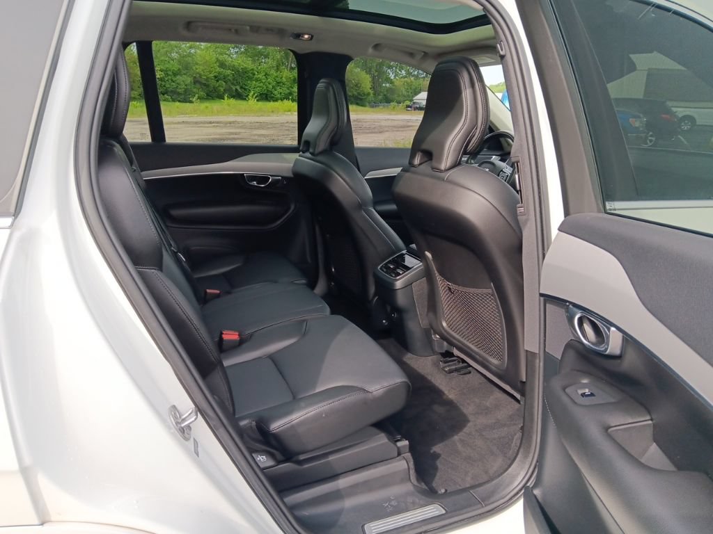 Used 2022 Volvo XC90 T5 Momentum AWD/4WD image 33