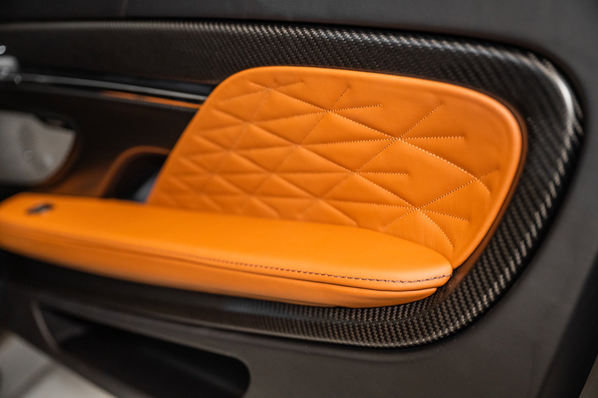 Used 2025 Aston Martin DB12 Coupe image 36