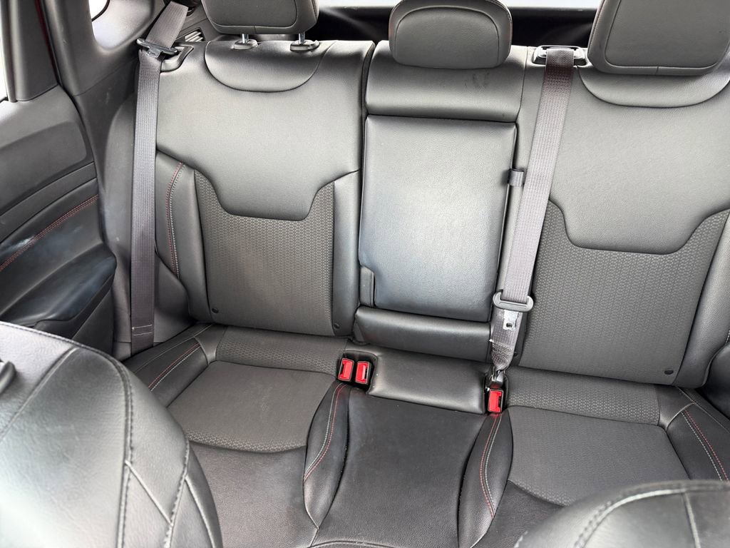 Used 2025 Jeep Compass Trailhawk AWD/4WD image 13