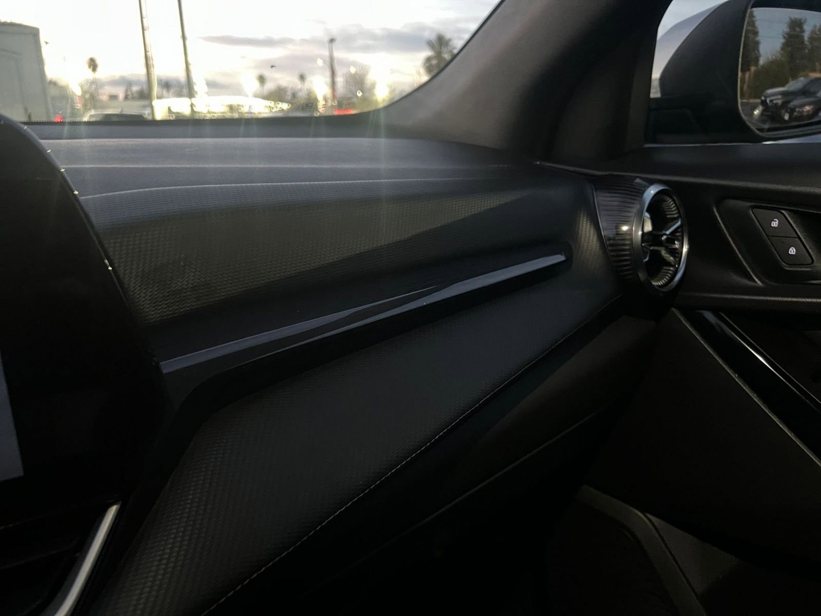 Used 2025 Chevrolet Equinox LT image 35