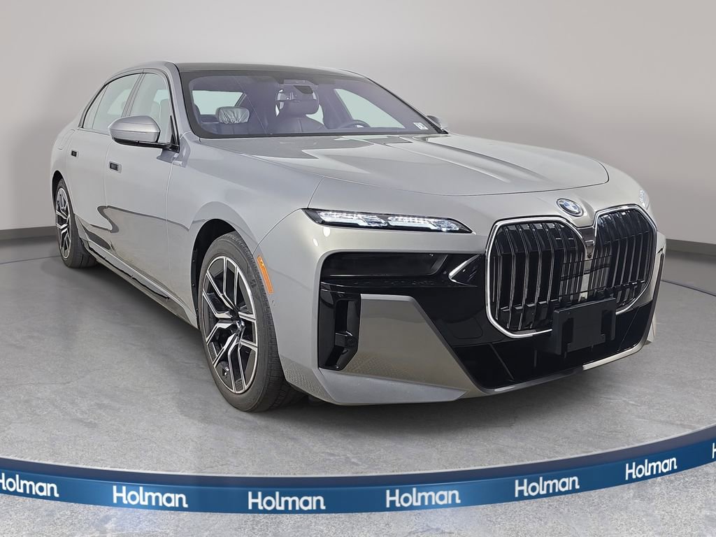 Used 2025 BMW 750e xDrive w/ Executive Package AWD/4WD image 4