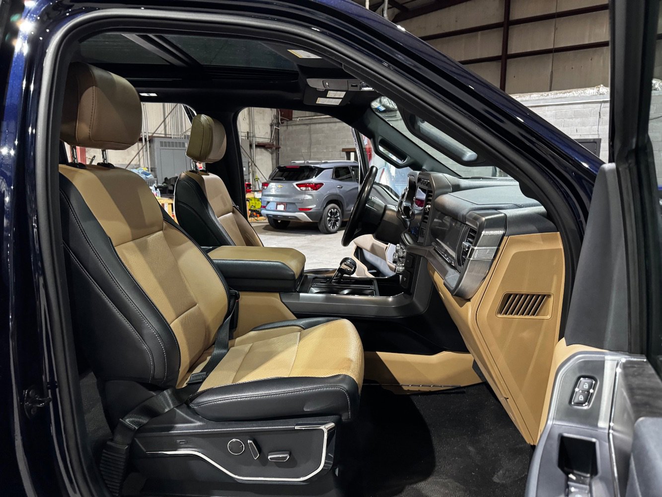 Used 2022 Ford F150 Lariat w/ Equipment Group 502A High image 26