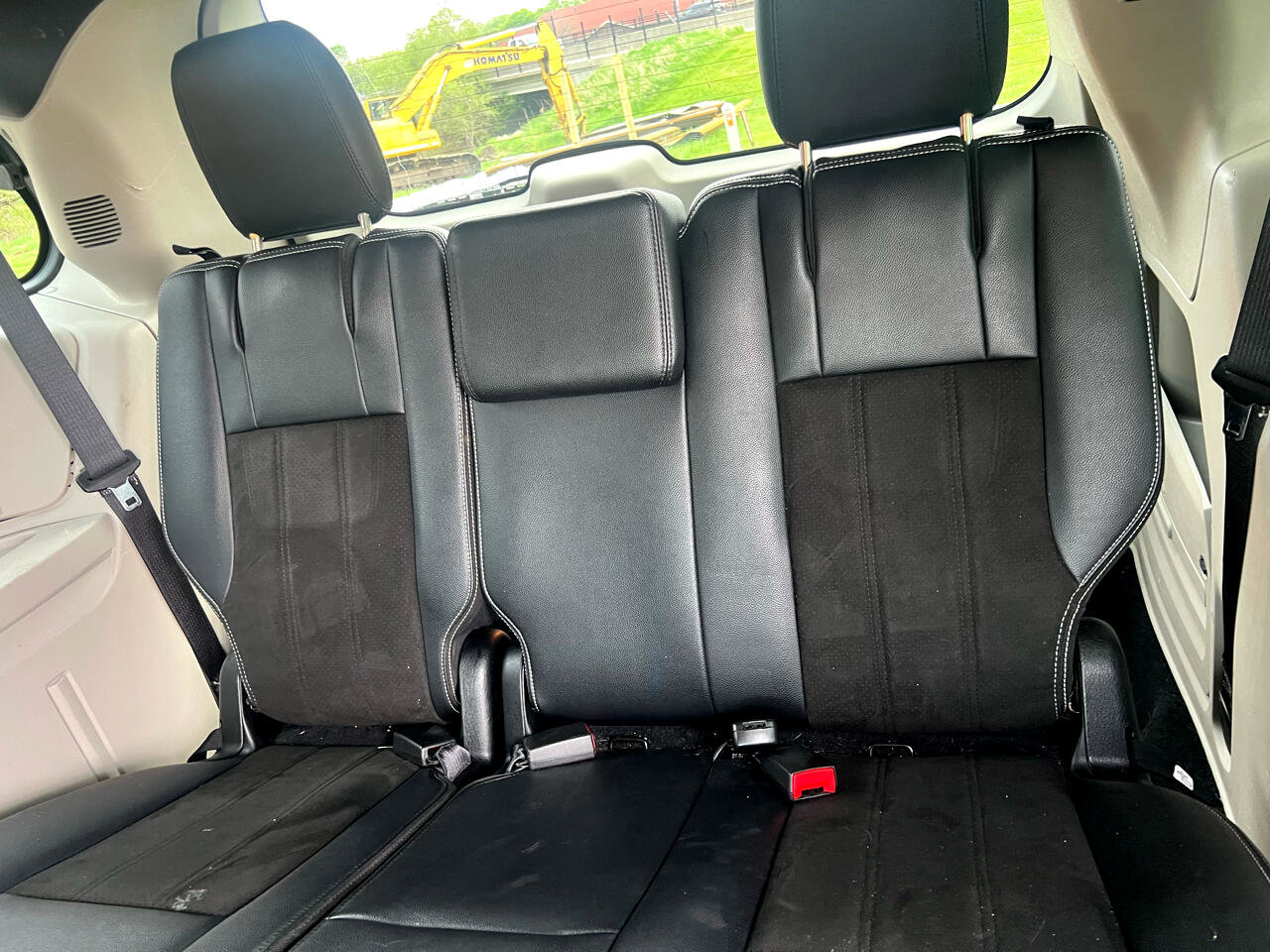 Used 2020 Dodge Grand Caravan SXT image 9