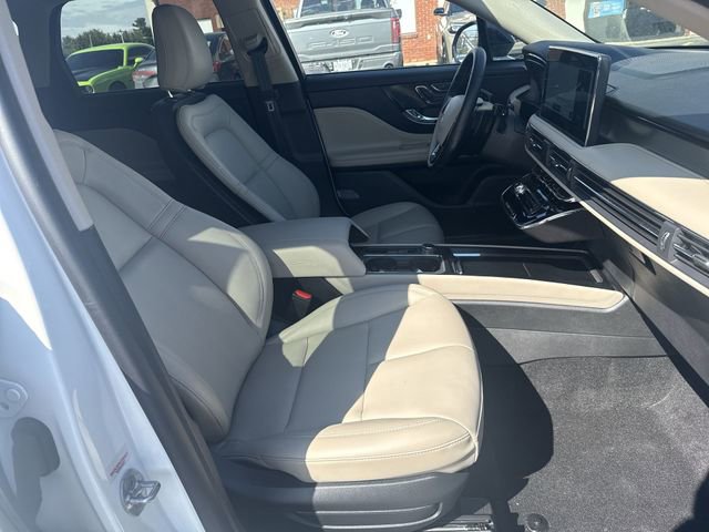 Used 2025 Lincoln Corsair Premiere image 27