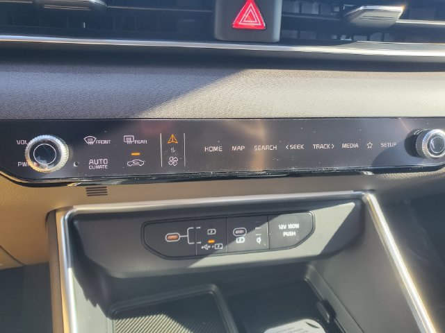 New 2026 Kia Carnival EX FWD image 26