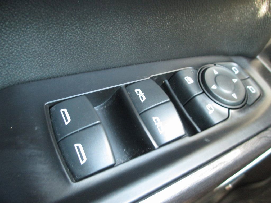 Used 2020 Chevrolet Silverado 1500 LTZ w/ LTZ Premium Package image 27