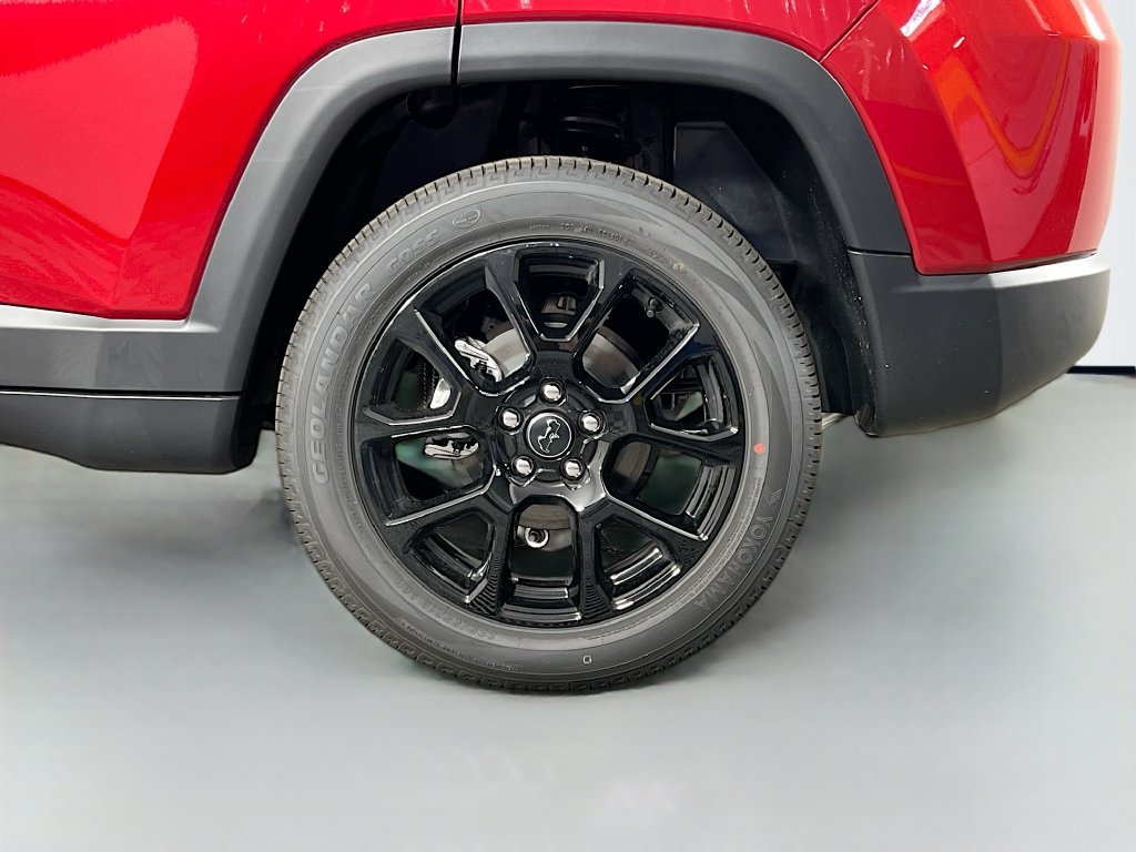 New 2026 Jeep Compass Latitude AWD/4WD image 29