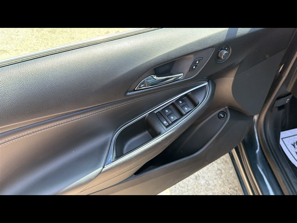 Used 2018 Chevrolet Cruze Premier FWD image 7