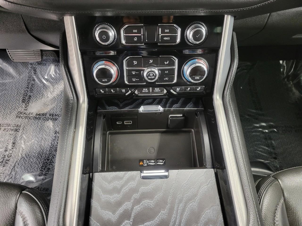 Used 2022 GMC Yukon XL Denali image 16