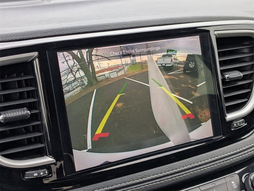 Used 2023 Chrysler Pacifica Touring image 27