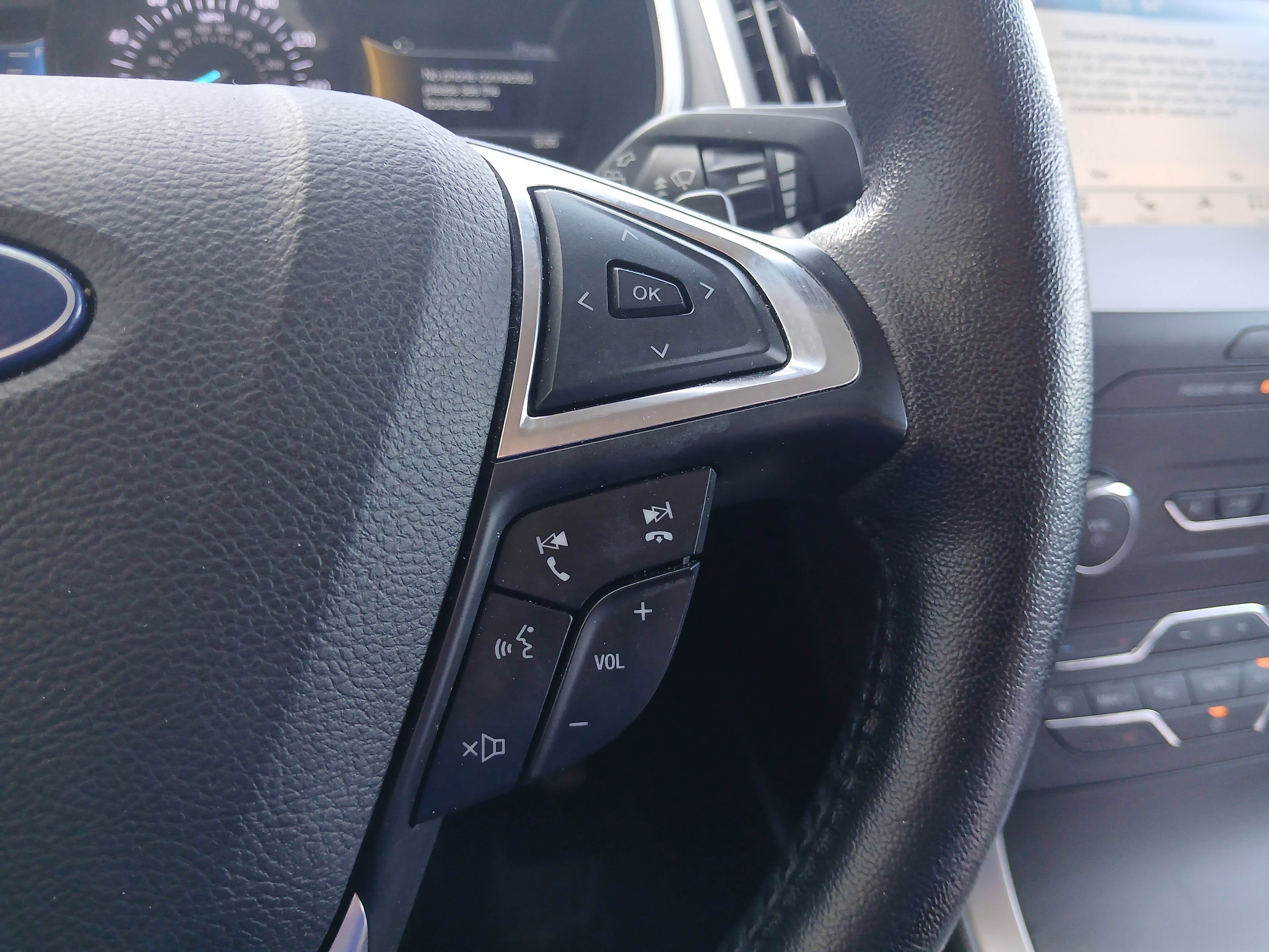 Used 2019 Ford Edge SEL w/ Equipment Group 201A AWD/4WD image 11