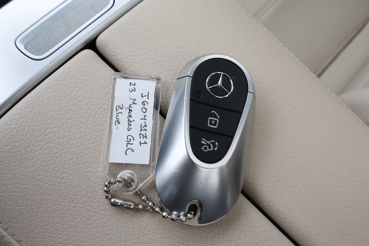 Used 2023 Mercedes-Benz GLC 300 GLC 300 image 37