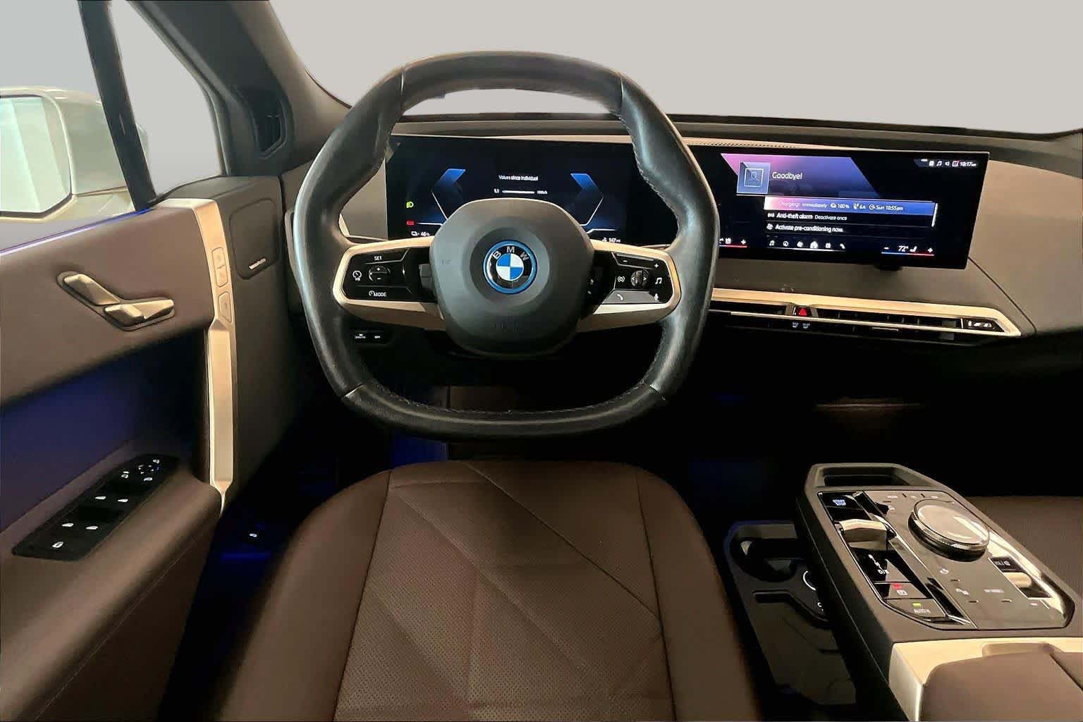 Used 2024 BMW iX xDrive50 w/ Sport Package AWD/4WD image 5