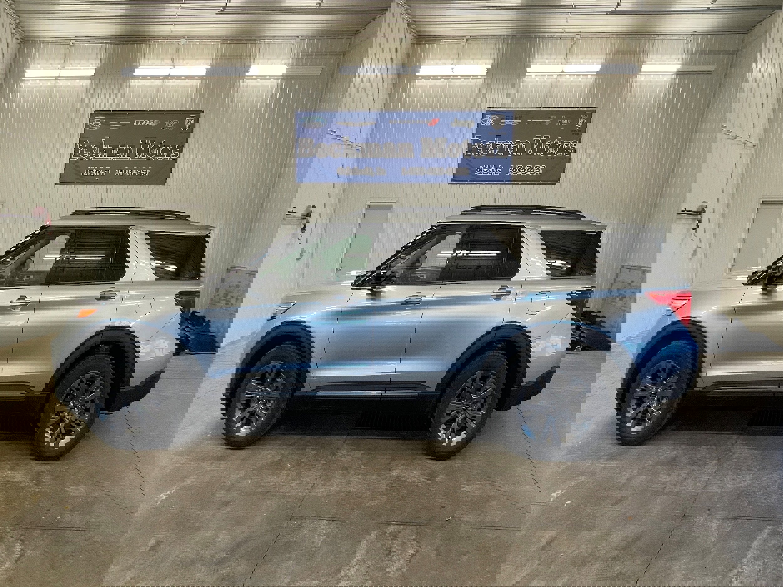 Used 2023 Ford Explorer XLT w/ Equipment Group 202A image 2