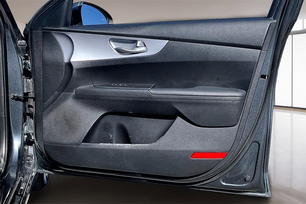 Used 2024 Kia Forte LXS w/ LXS Technology Package image 18