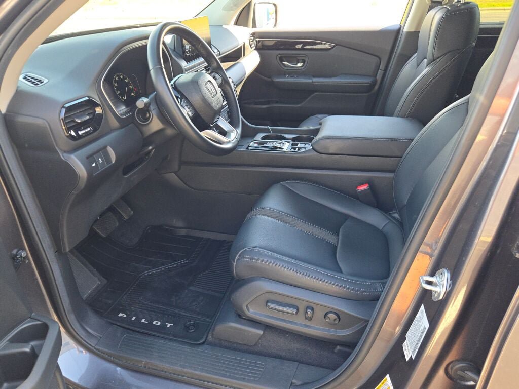 Used 2025 Honda Pilot EX-L image 26
