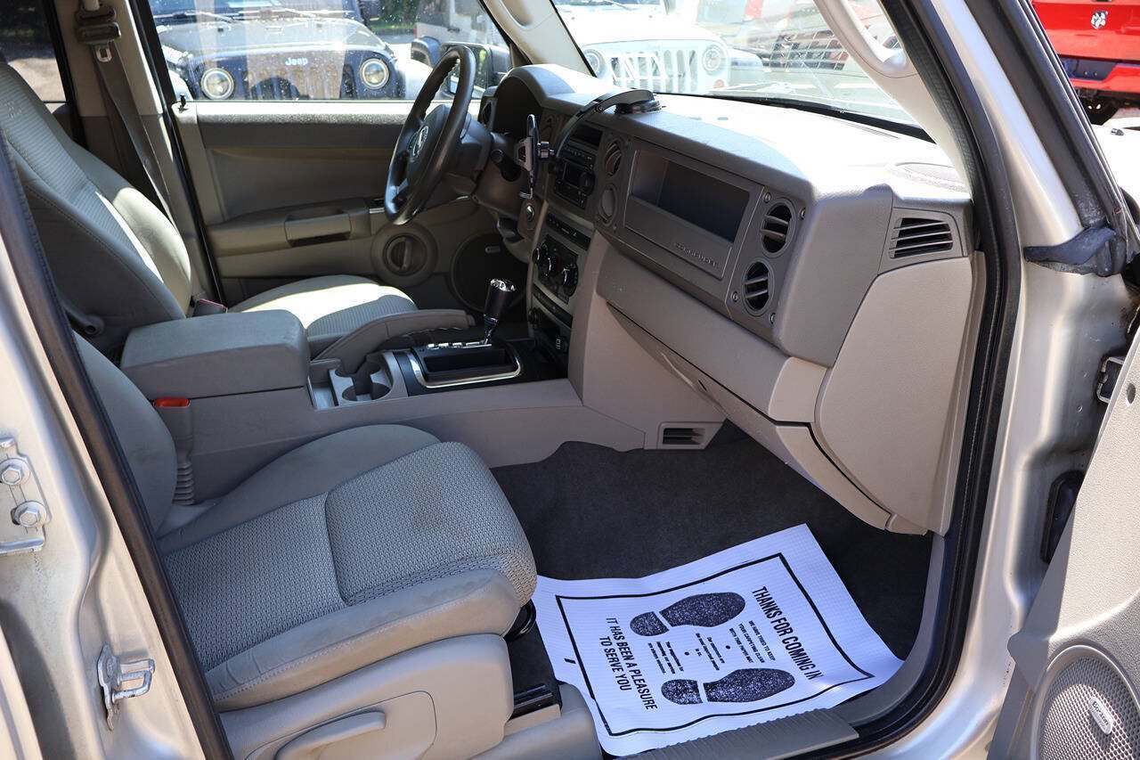 Used 2007 Jeep Commander Sport AWD/4WD image 12