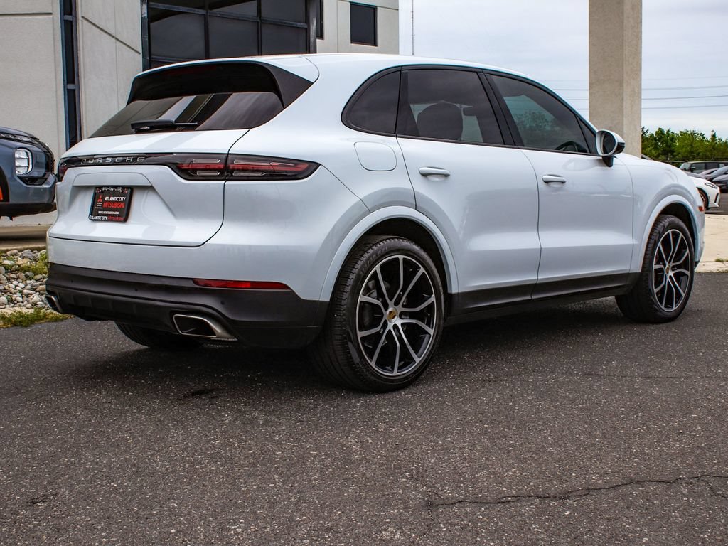 Used 2023 Porsche Cayenne w/ Premium Package AWD/4WD image 6