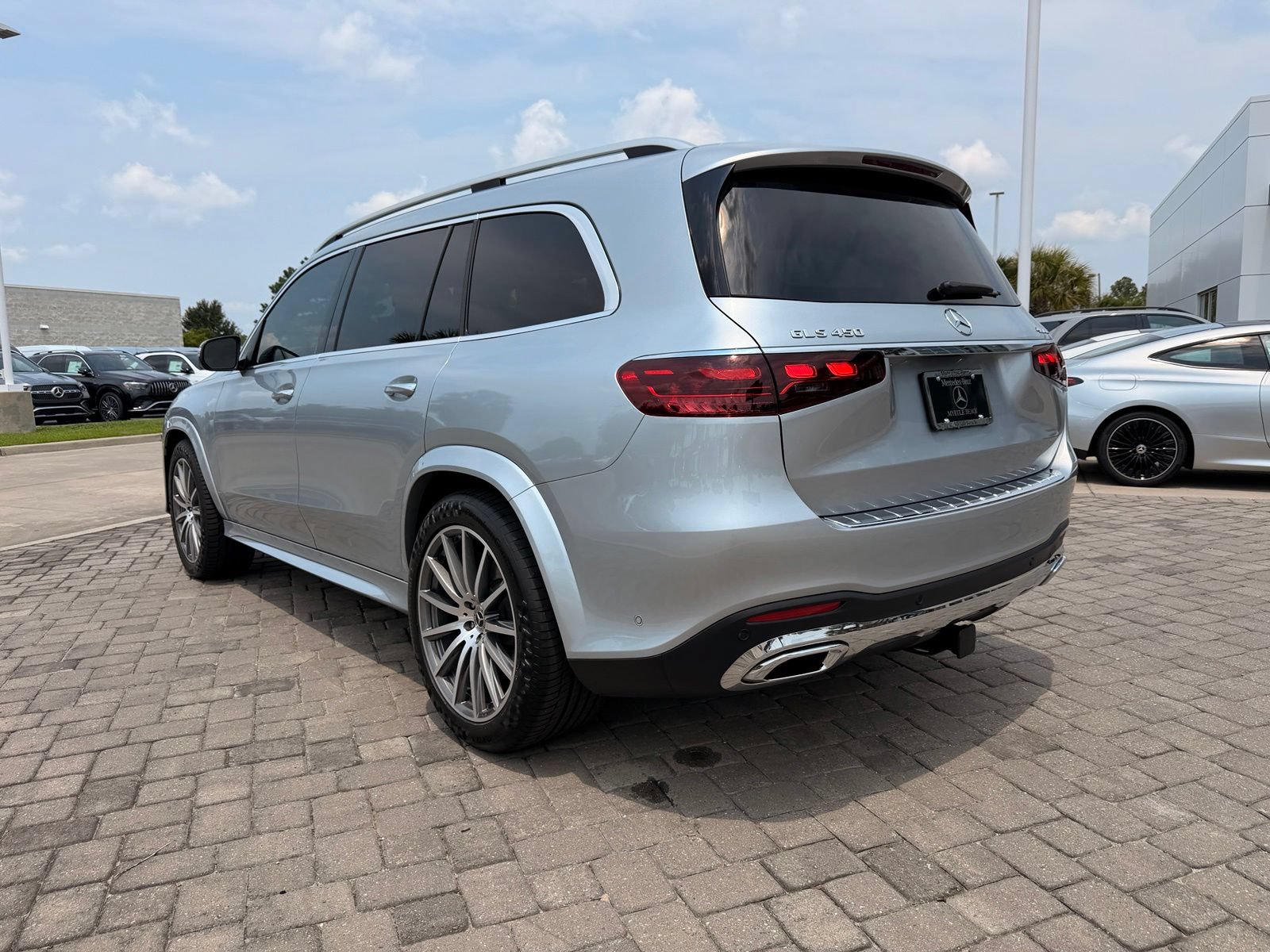 Used 2025 Mercedes-Benz GLS 450 4MATIC image 11