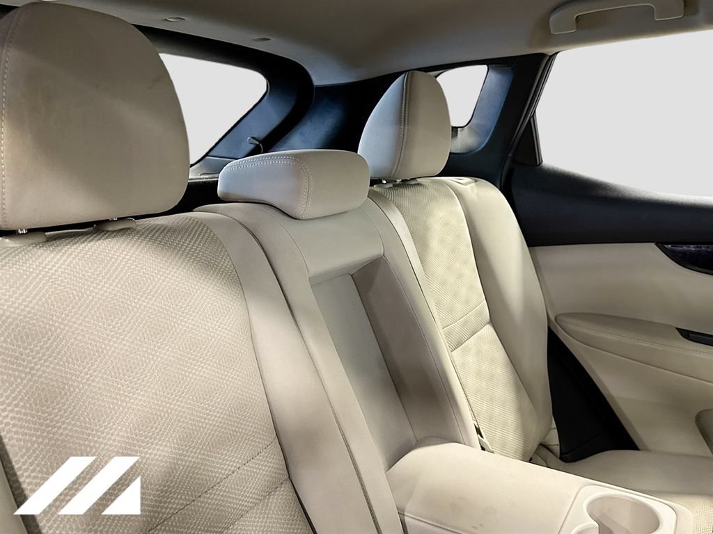 Used 2019 Nissan Rogue Sport SV AWD/4WD image 25