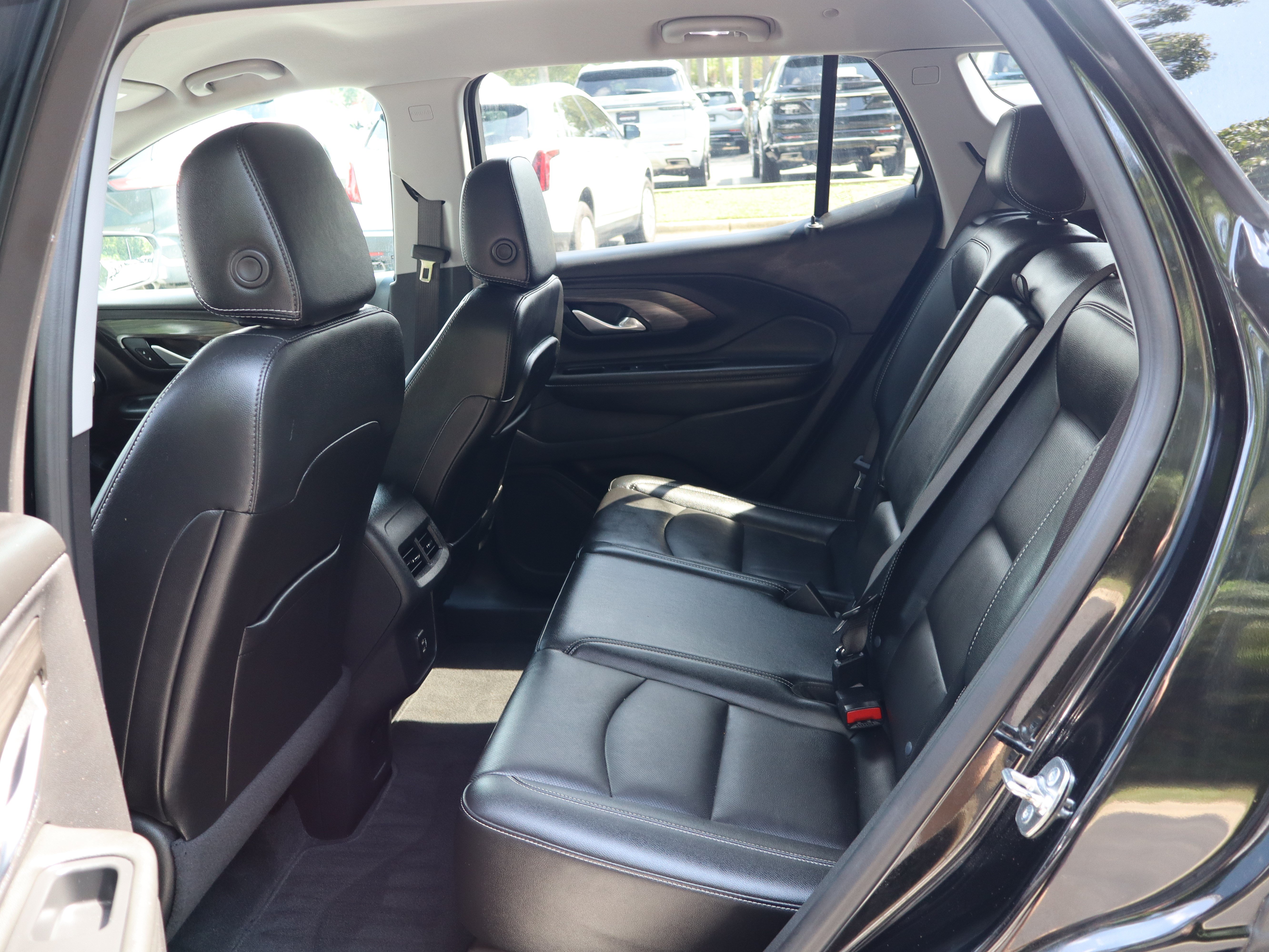 Used 2024 GMC Terrain SLT AWD/4WD image 48