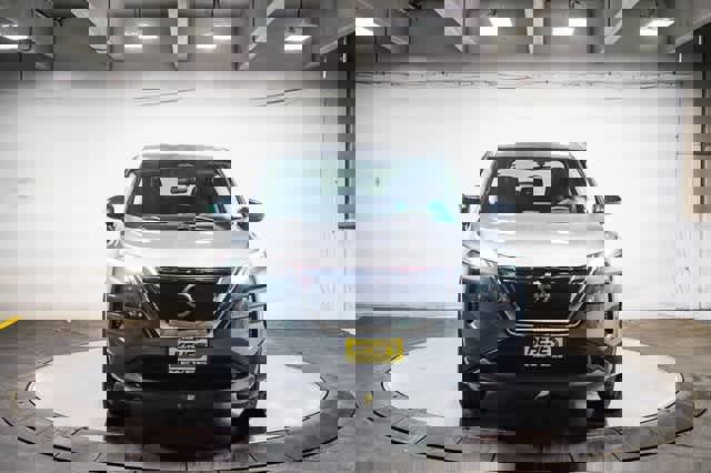 Used 2023 Nissan Rogue S image 6