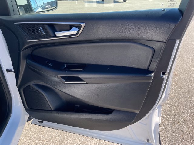 Used 2016 Ford Edge SEL w/ Equipment Group 201A AWD/4WD image 40