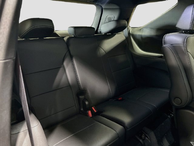 New 2027 Chevrolet Traverse LT w/ LPO, Floor Liner Package FWD image 24