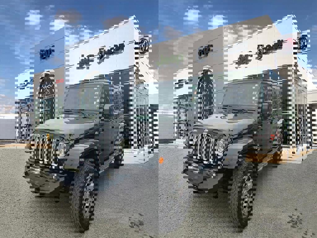 Used 2017 Jeep Wrangler Unlimited Sahara image 4