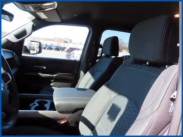 New 2026 RAM 1500 Express AWD/4WD image 13