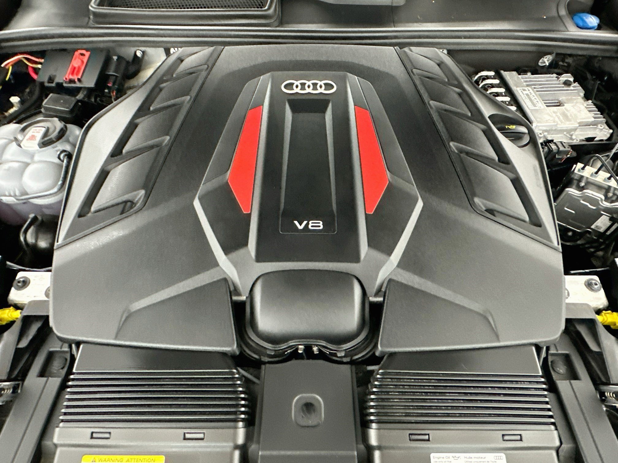 Used 2025 Audi SQ8 Prestige AWD/4WD image 31