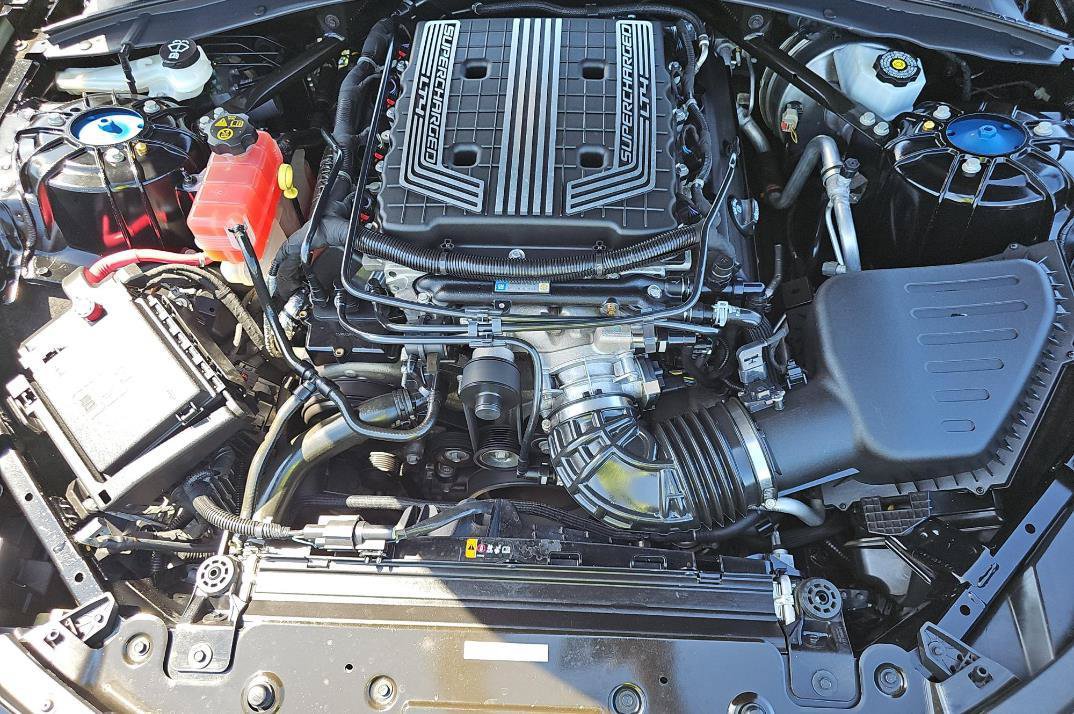 Used 2022 Chevrolet Camaro ZL1 RWD image 11
