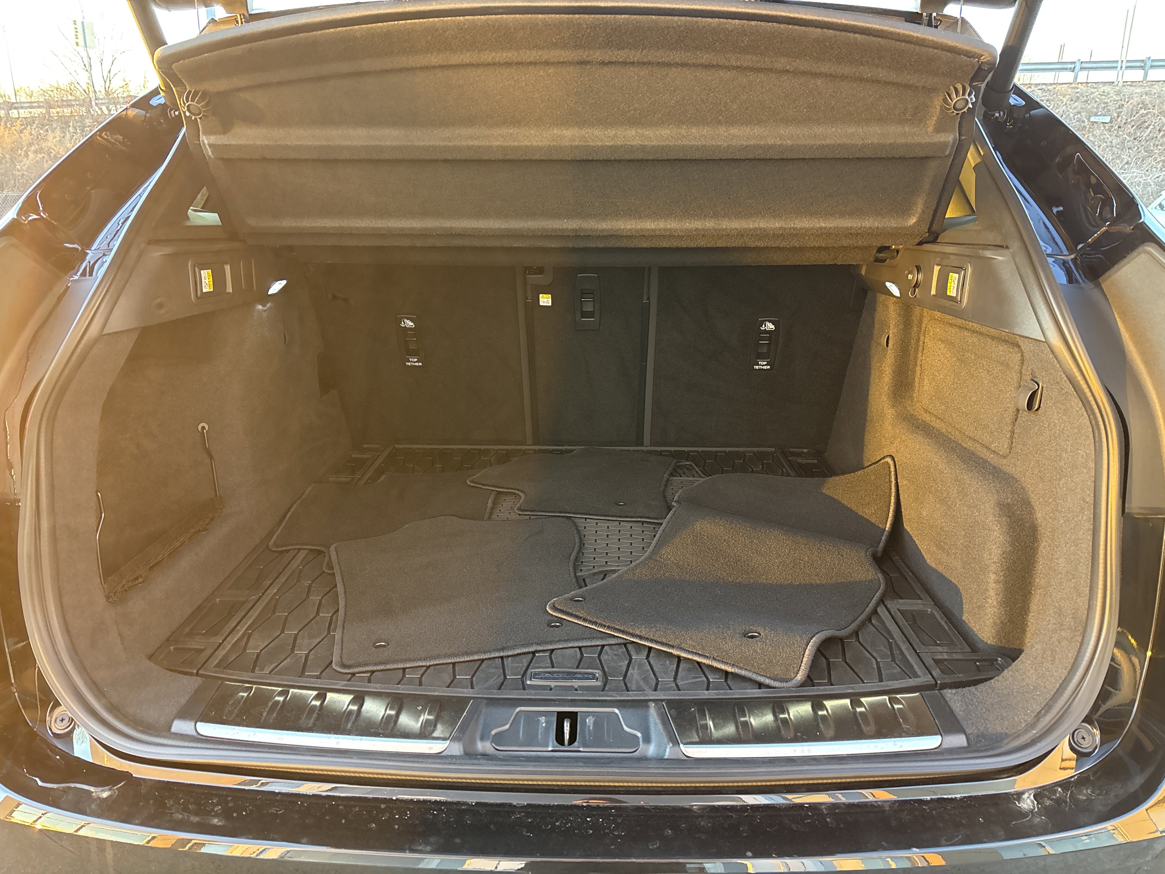 Certified 2026 Jaguar F-PACE R-Dynamic S image 23