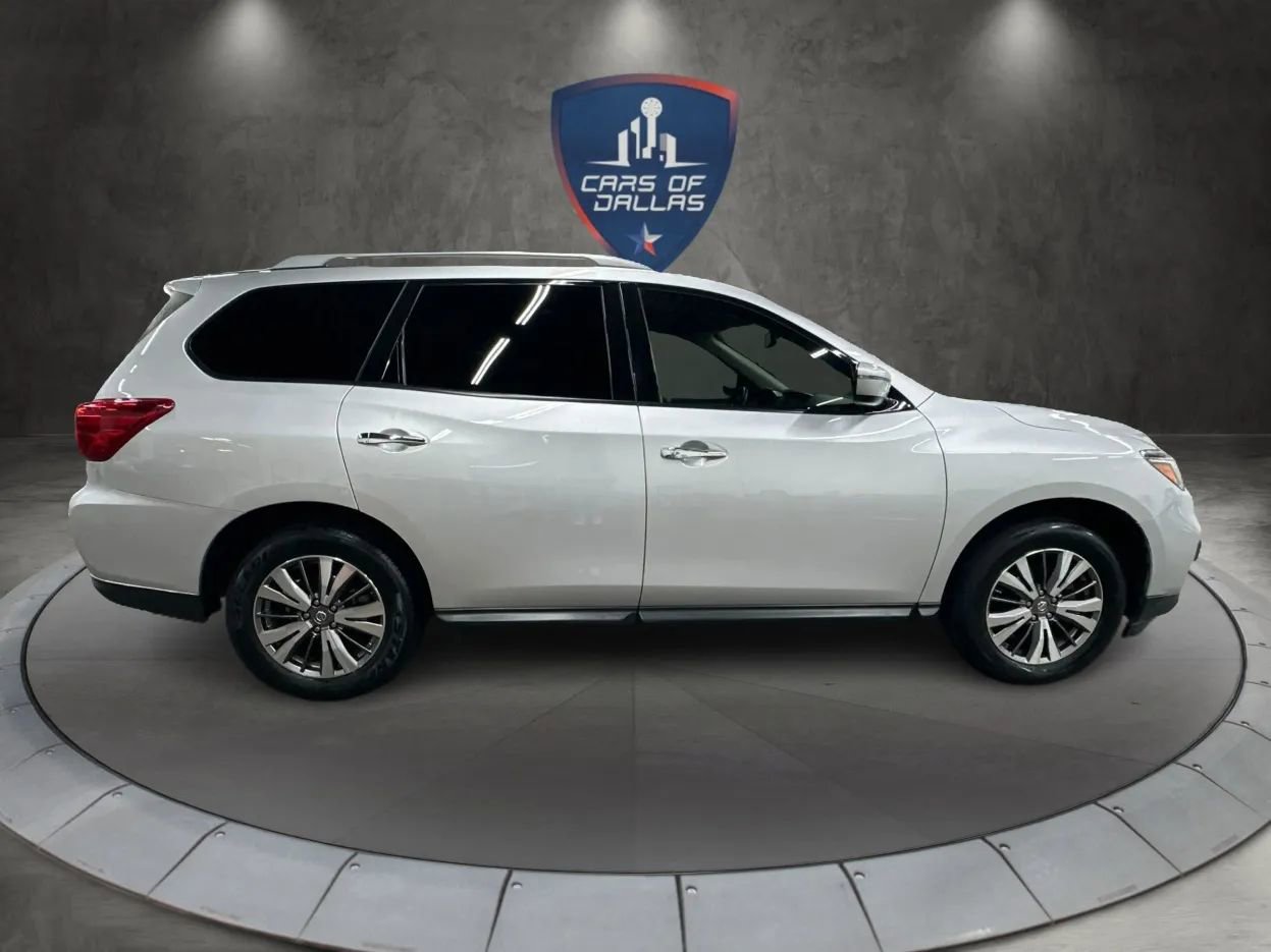 Used 2019 Nissan Pathfinder SV image 6
