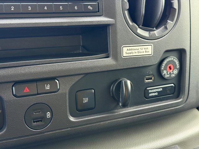 Used 2022 Ford E-350 and Econoline 350 Super Duty RWD image 26