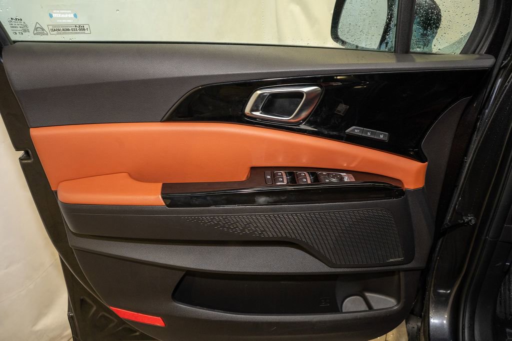 Certified 2024 Kia Carnival SX Prestige image 13