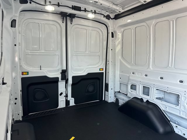 New 2026 Ford Transit 250 148 Medium Roof RWD image 15
