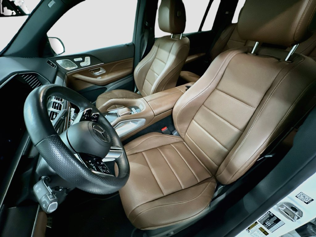 Used 2024 Mercedes-Benz GLS 450 4MATIC image 5