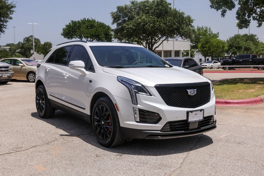 Used 2026 Cadillac XT5 Sportv w/ LPO, Onyx Lite Package AWD/4WD image 6