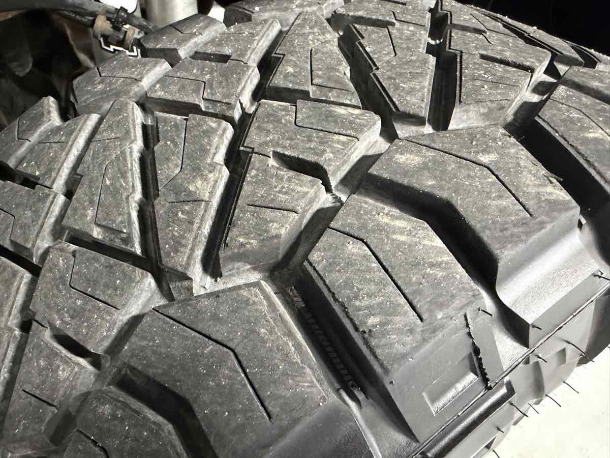 Used 2004 Ford Excursion Limited AWD/4WD image 3