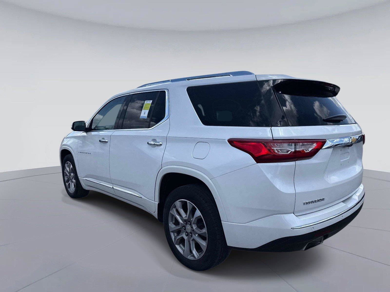 Used 2020 Chevrolet Traverse Premier w/ LPO, Floor Liner Package FWD image 5