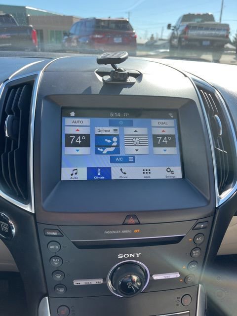 Used 2016 Ford Edge Titanium image 42