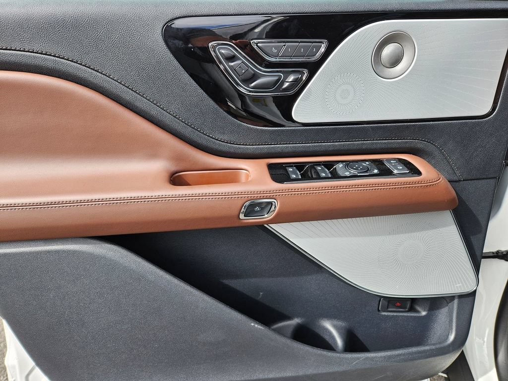 New 2026 Lincoln Aviator Reserve AWD/4WD image 19