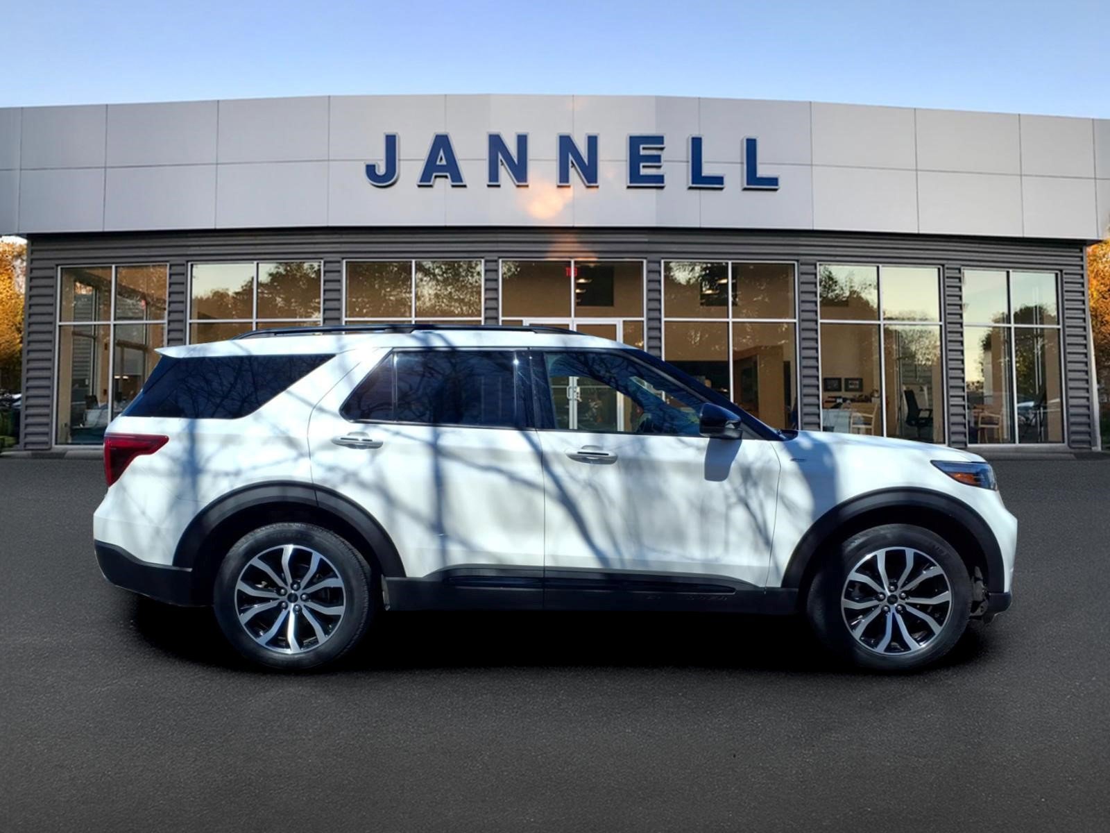 Used 2023 Ford Explorer ST-Line w/ Class IV Trailer Tow Package image 4