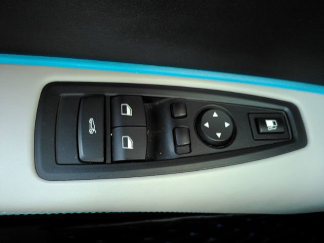 Used 2015 BMW i8 image 30