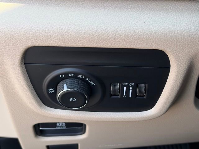 New 2026 Jeep Grand Cherokee Limited AWD/4WD image 24