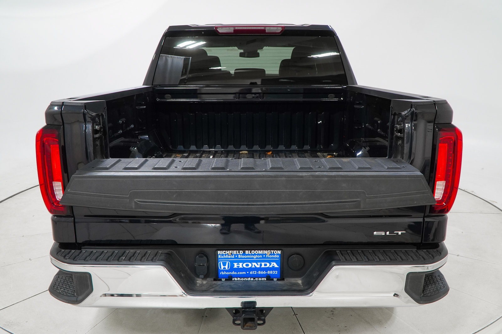 Used 2026 GMC Sierra 1500 SLT AWD/4WD image 8