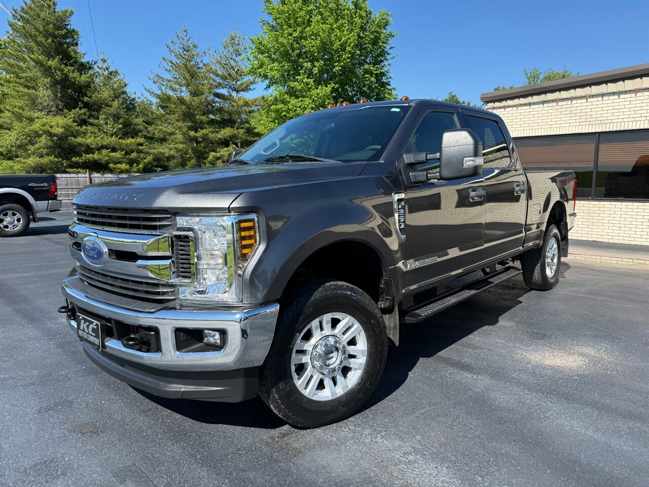 Used 2018 Ford F250 XLT w/ XLT Value Package AWD/4WD image 1